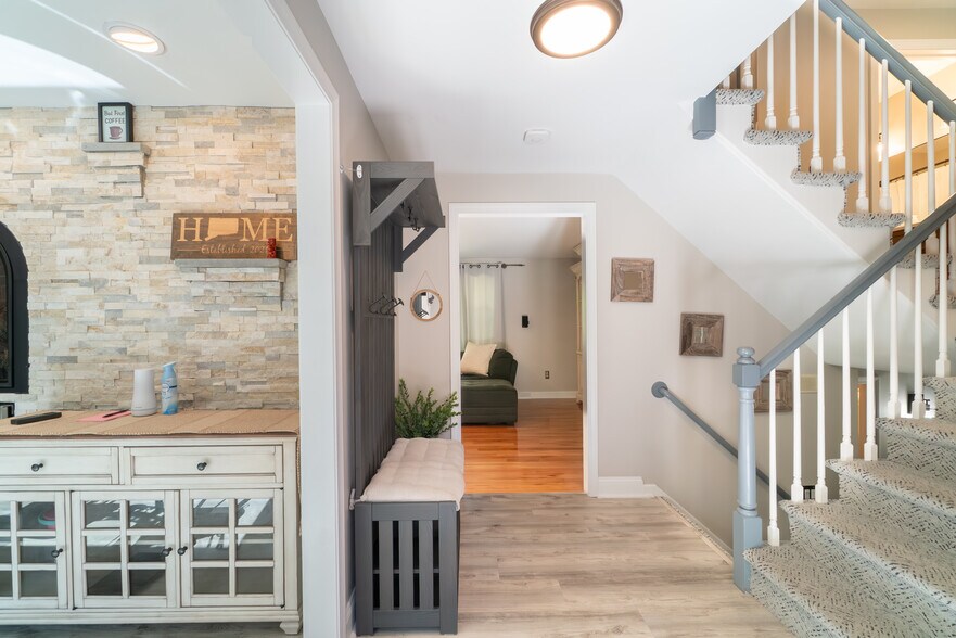 Entry - 2778 Albany Ave