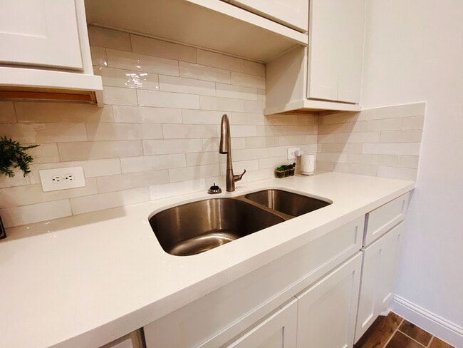 Building Photo - 28096 Woodland Bend Way