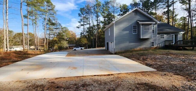 Building Photo - 4872 Lewis Rd