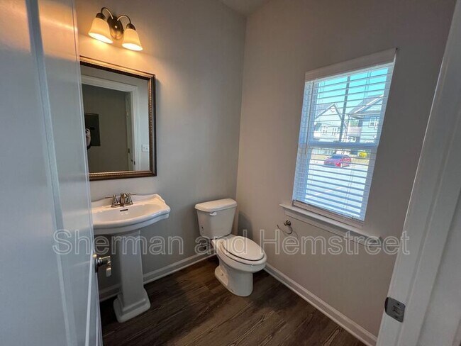 Building Photo - 5038 Mimosa Dr