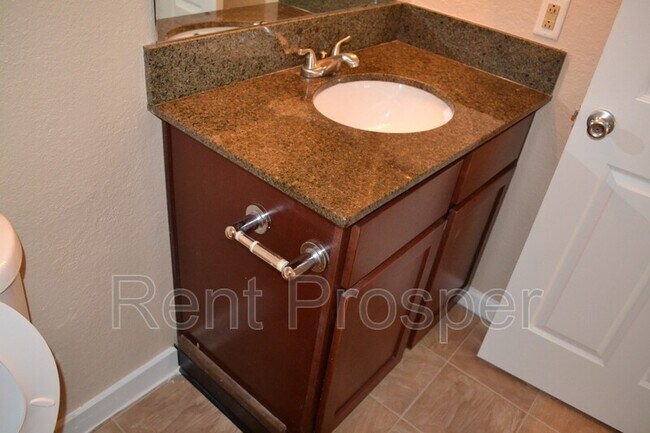 Building Photo - 4401 Thornbriar Ln