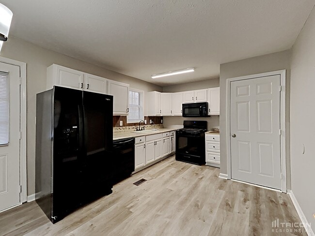 Building Photo - 476 Hale Haven Dr