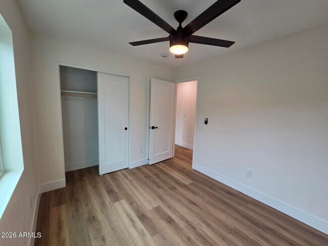 Building Photo - 824 N 11th Ave