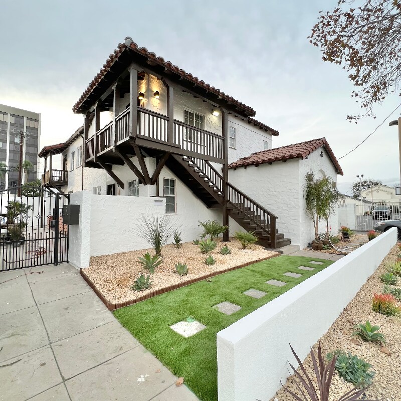 Building Photo - 1524 N Sycamore St