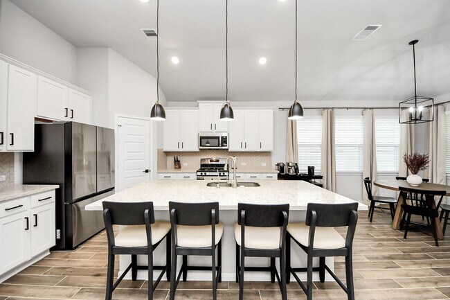 Building Photo - 6618 Beacon View Dr