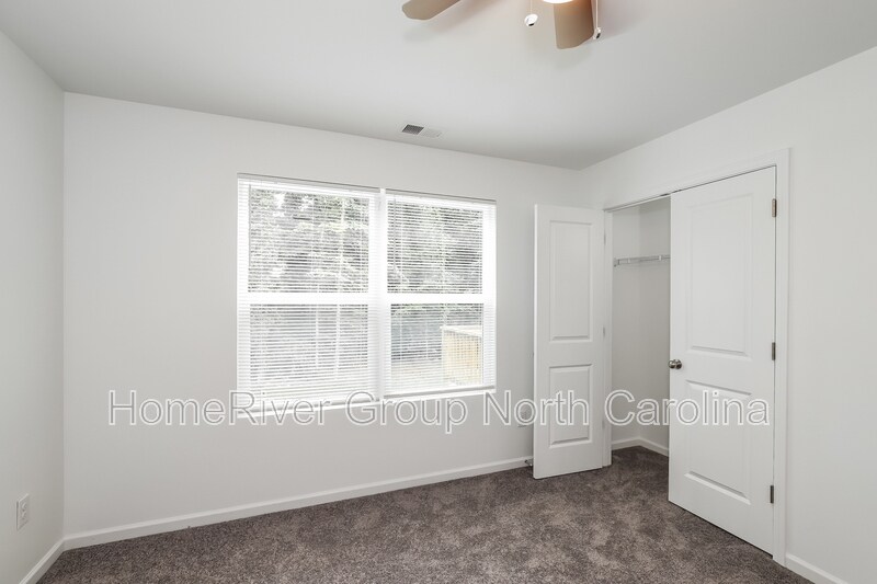 Building Photo - 231 Willowood Dr