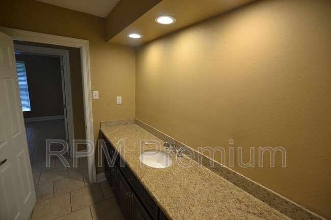 Building Photo - 3552 Platt Dr