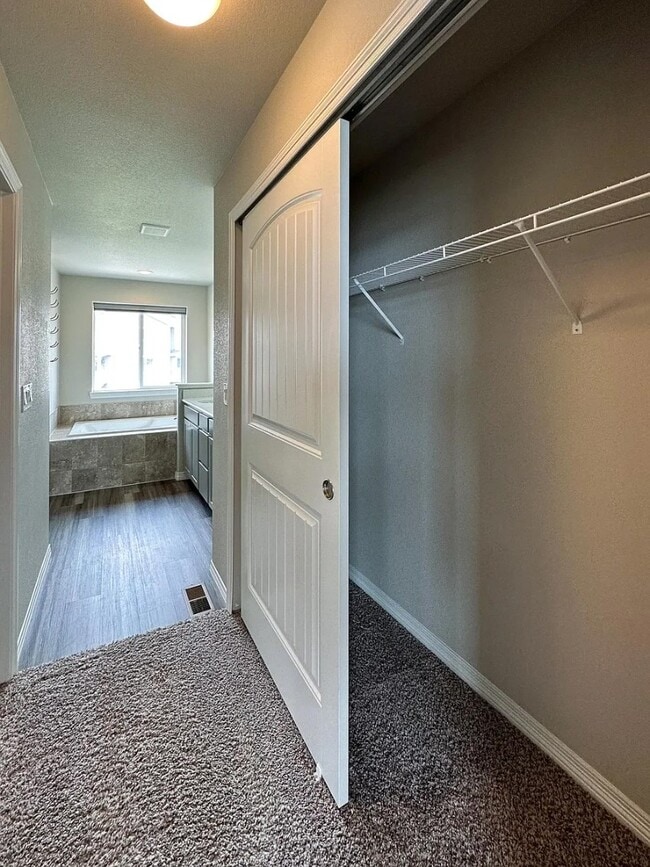 Building Photo - Stunning 3,000sqft home in Bradley Ranch!