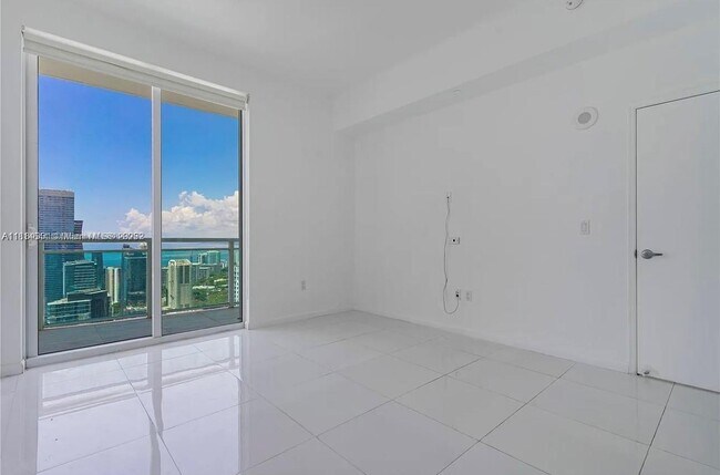 Building Photo - 950 Brickell Bay Dr