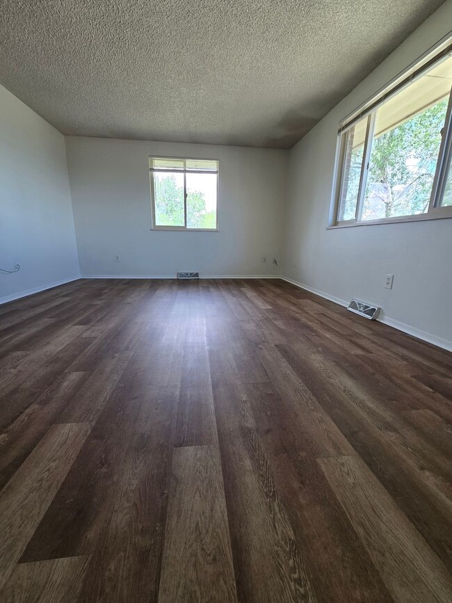 Building Photo - Duplex in Country setting! New paint and Flooring!