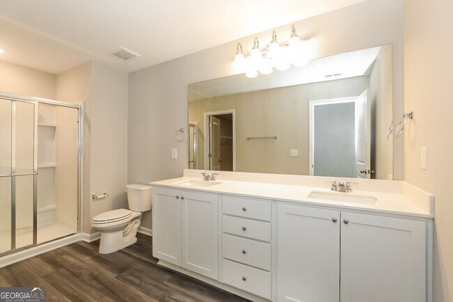 Building Photo - 4054 Kendrick Cir