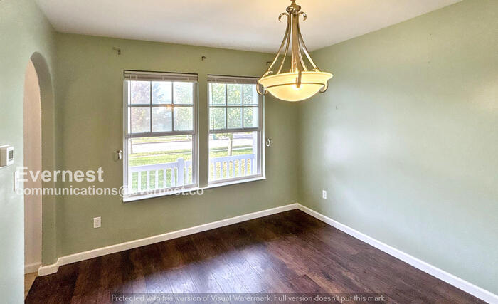 Building Photo - 5300 Folsom Dr