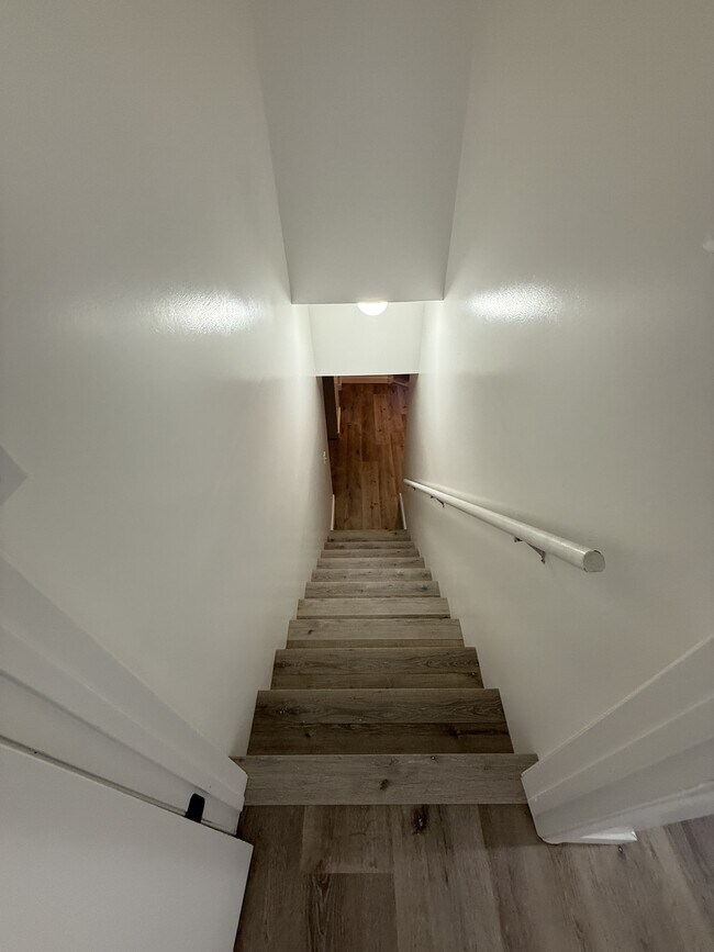 Building Photo - 4299 W Deno Dr