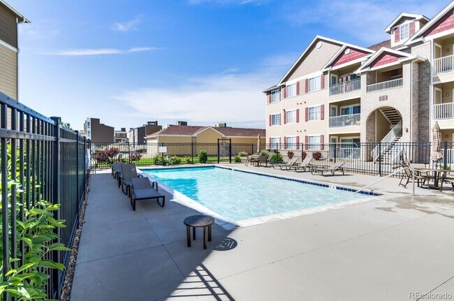 Building Photo - Top Floor Penthouse Condo in Cherry Creek School District