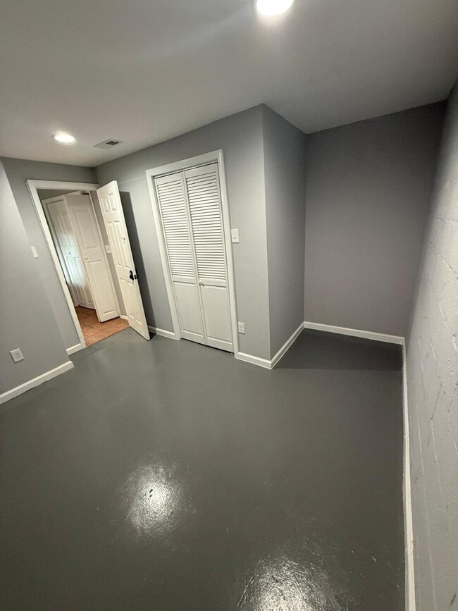 Building Photo - 655 Cadbury Dr