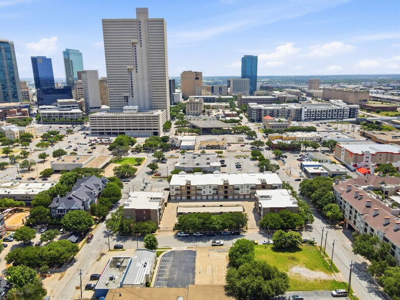 Building Photo - 1020 Texas St