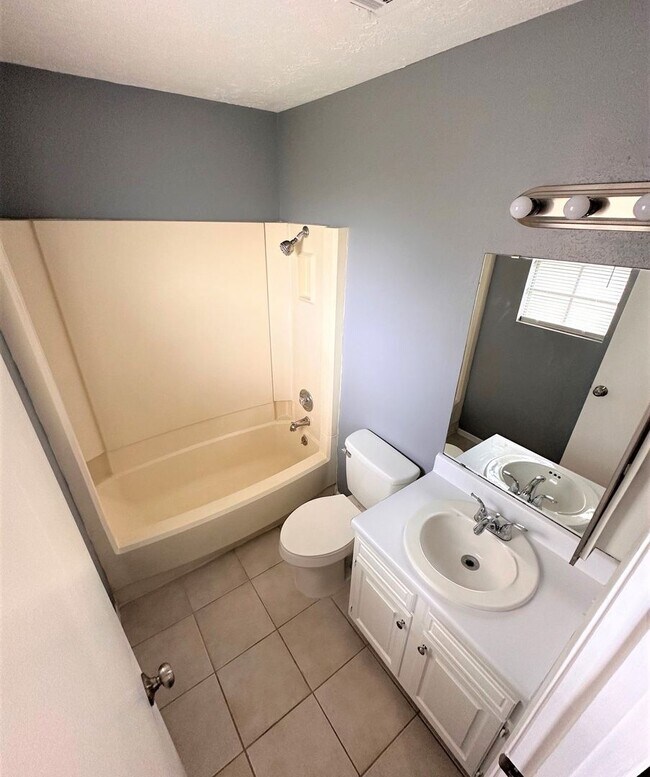 Building Photo - 2321 Gladys St, Beaumont TX 77702