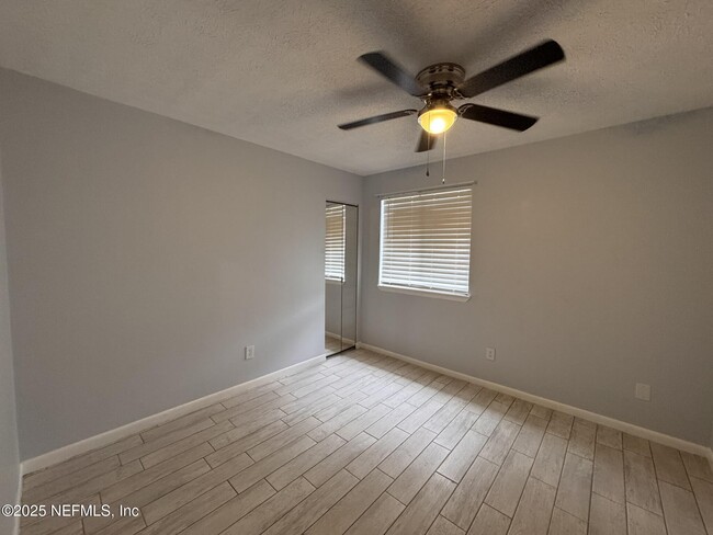 Building Photo - 3855 Mandarin Woods Dr S