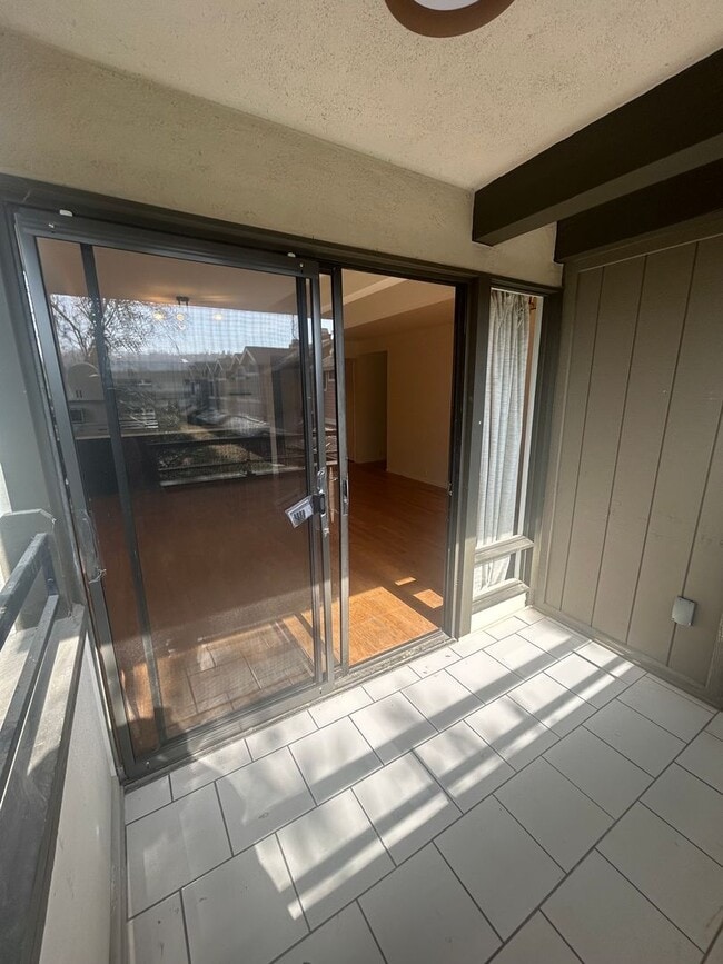 Building Photo - ***NEWLY RENOVATED 2 bed, 2 bath Townhouse in Carlsbad / La Costa - Available 06/01***
