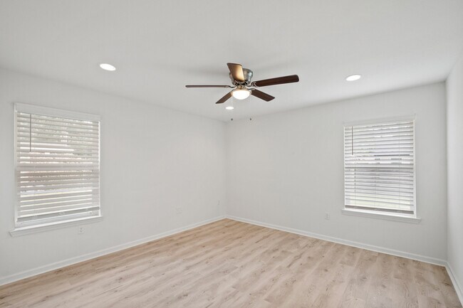 Building Photo - 4106 Gardendale Dr