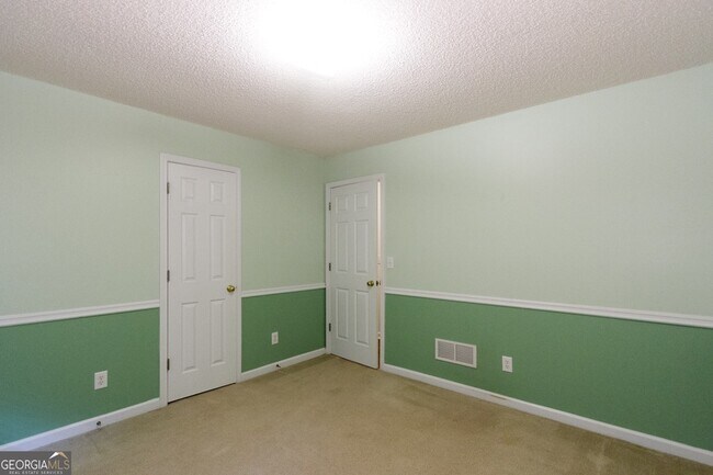 Building Photo - 2804 James Henry Dr