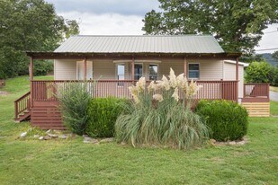 Building Photo - 201 S Moss Ave