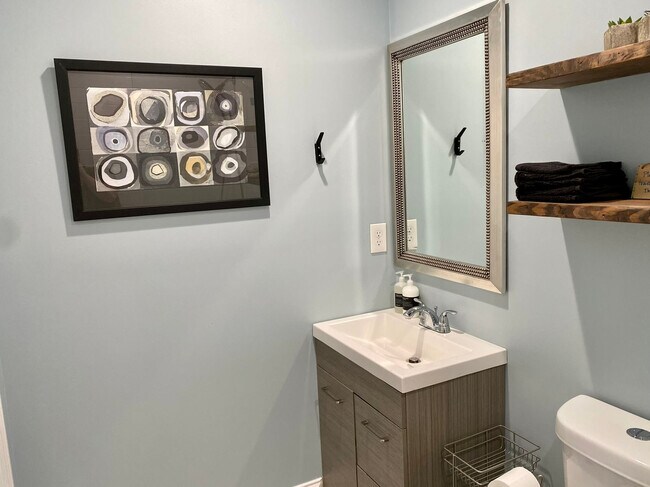 Building Photo - 4274 4th Ave S