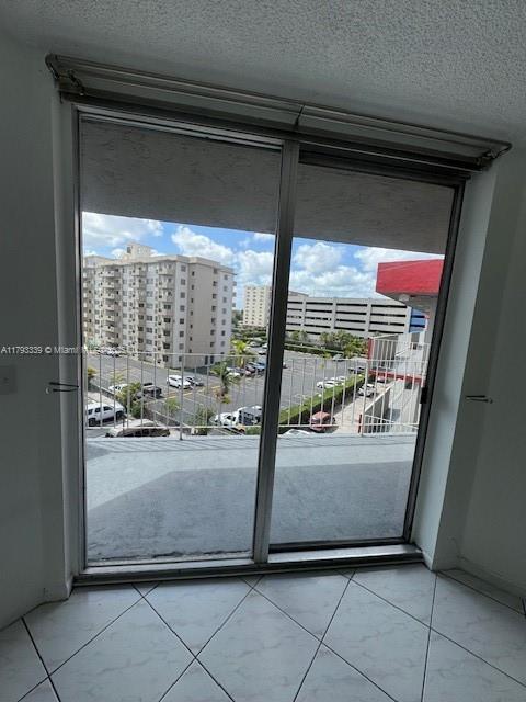 Building Photo - 1750 W 46th St