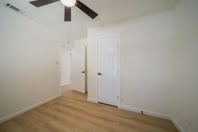 Building Photo - 5005 Cape Verde Cove