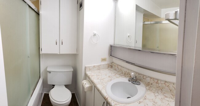 Building Photo - 2015 Lime St