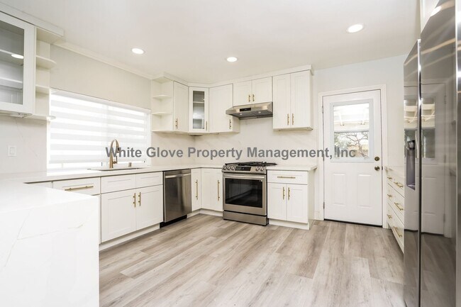 Building Photo - Remodeled 3 Bedroom Fullerton Home