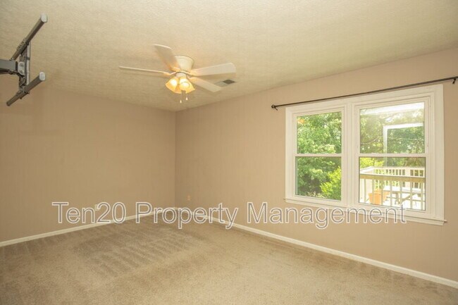 Building Photo - 7664 Northfield Dr