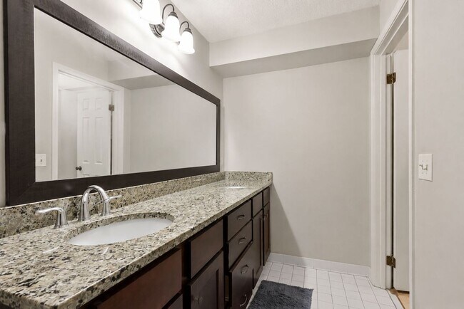 Building Photo - 1414 Caplewood Dr
