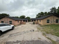 Building Photo - 1118 Hazelton St
