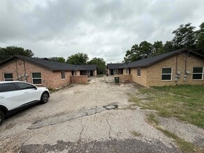 Building Photo - 1118 Hazelton St