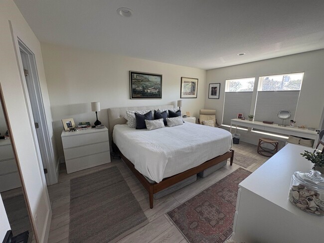 Building Photo - 221 Desoto Rd