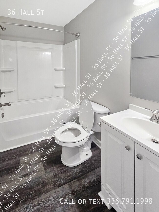 Building Photo - 36 Hall St