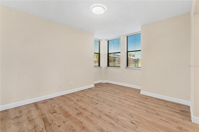 Building Photo - 2073 Skimmer Ct