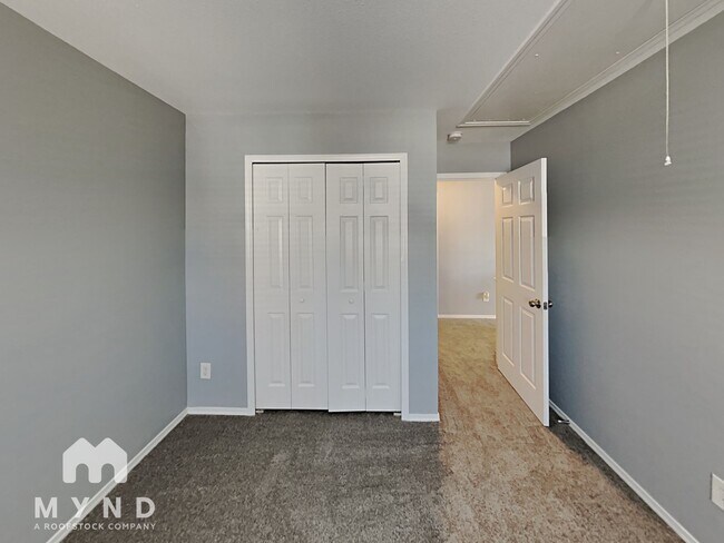 Building Photo - 918 Willow Wind Dr