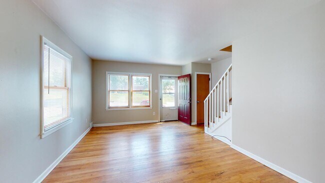 Building Photo - ISU Campus Area - Available August 1st