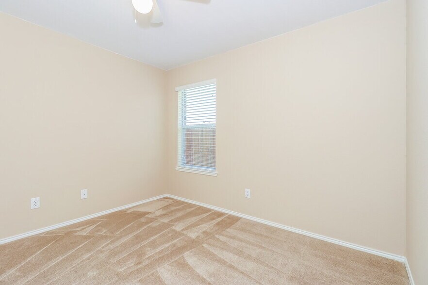 Building Photo - 1235 Sweetwater Dr