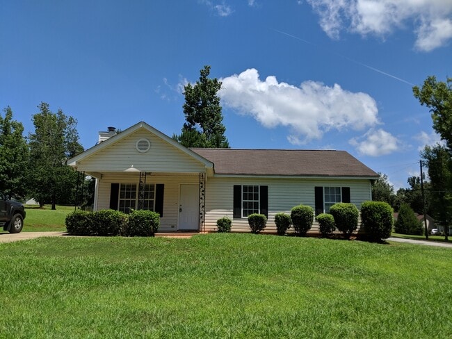 Building Photo - 1311 Co Rd 455