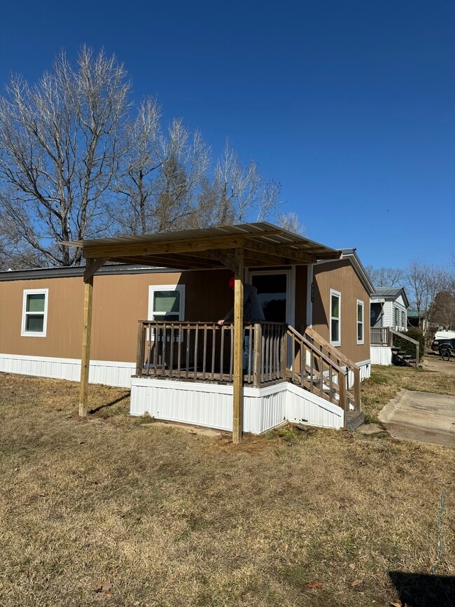 Building Photo - 6201 W Bert Kouns Industrial Loop