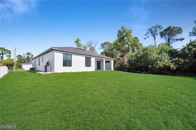 Building Photo - 2913 14th St W