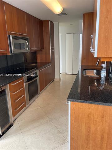 Building Photo - 901 Brickell Key Blvd