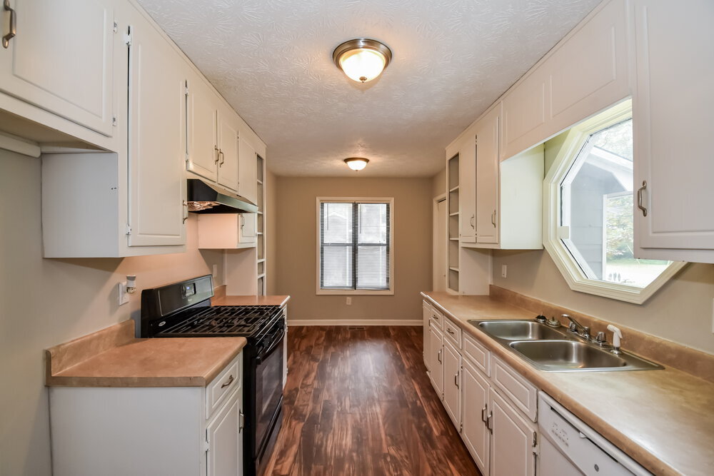 Building Photo - 4173 Woodcrest Dr