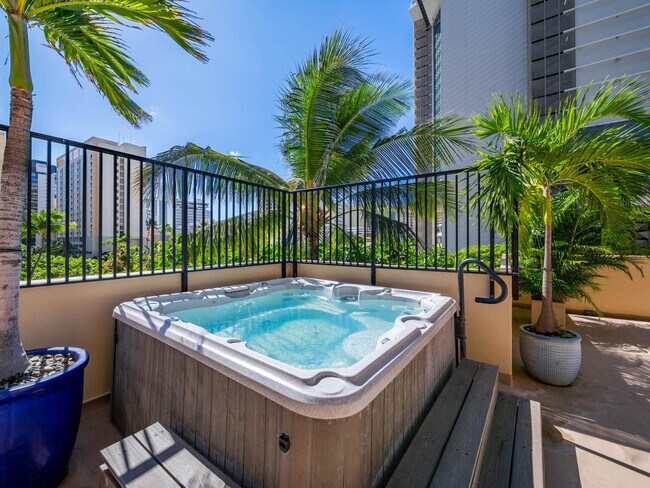 Building Photo - 2140 Kuhio Avenue-SI ID1327717P