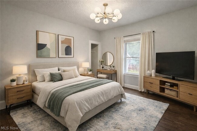 Building Photo - 810 Thayer St