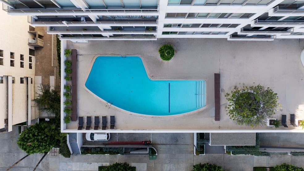 Building Photo - 10501 Wilshire Blvd