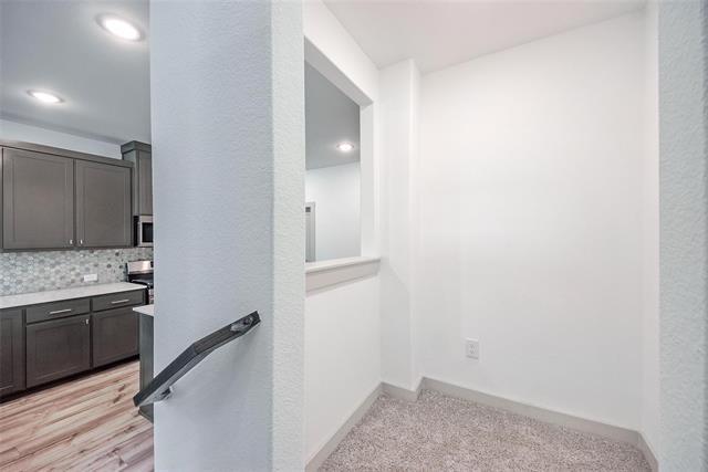 Building Photo - 692 Vista Oaks Rd